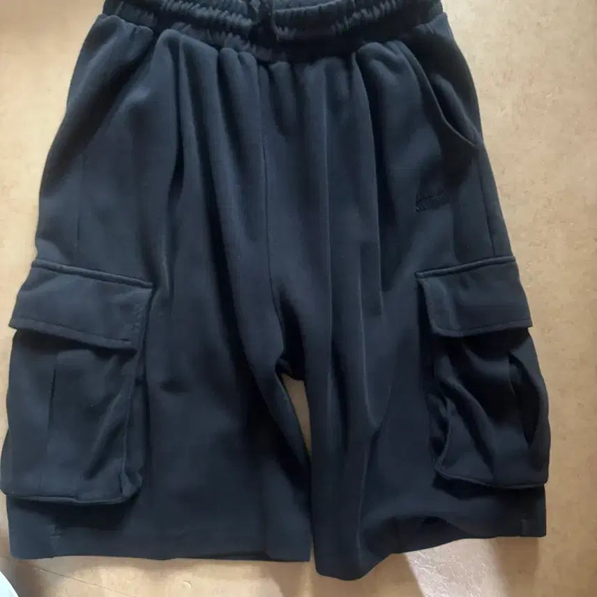 [BUNJANG] Black Cargo Shorts - L (100) / 블랙 카고 반바지 L 100 검정