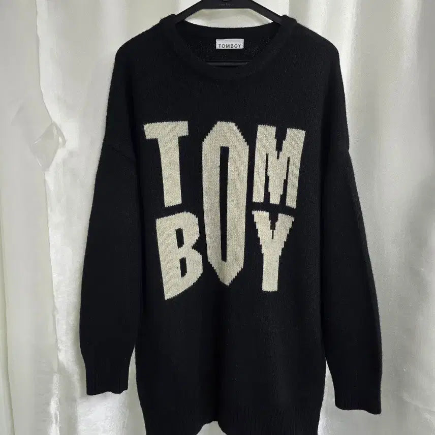 [BUNJANG] Tomboy Logo Knit Black / 톰보이 TOMBOY 로고 니트 블랙 (1958)