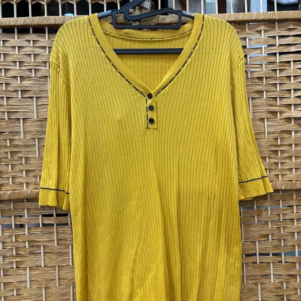 [BUNJANG] Mustard Knit T-Shirt with Black Stitching and Button Detail / 니트 티셔츠