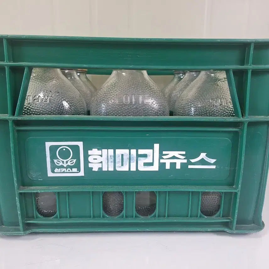 [BUNJANG] Vintage Juice Bottles Bundle (Lotteria Samkang, Haetae Sunkist) / 근대사 수집 옛날 민속품 롯데삼강 해태썬키스트 쥬스병 1박스 9개