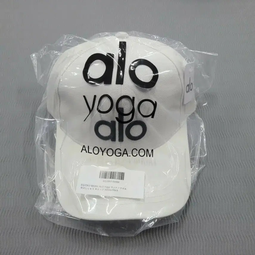 [BUNJANG] ALO Logo Embroidered Ball Cap (White/Black) / 알로 볼캡 모자 화이트 블랙 로고 자수