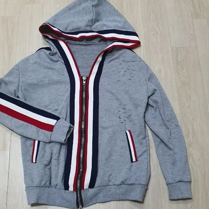 [BUNJANG] Gray Three-Stripe Lined Hooded Zip-Up / 회색 삼선 라인 후드집업