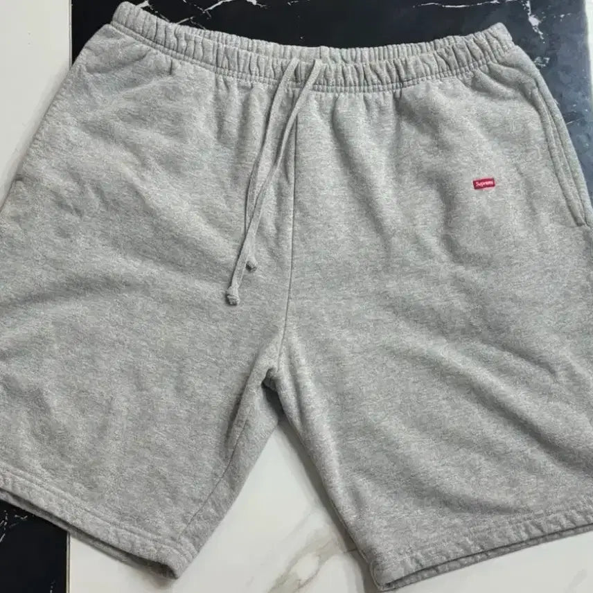 [BUNJANG] Supreme 21FW Small Box Sweat Shorts Heather Grey XL / 슈프림 21fw 스몰 박스 스웨트 쇼츠 헤더 그레이 XL  팝니다