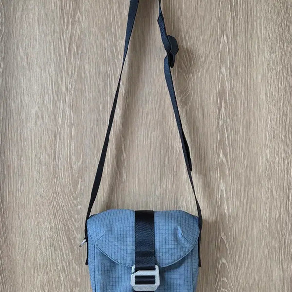 [BUNJANG] COS Ripstop Crossbody Bag / 코스COS 립스탑 크로스바디백