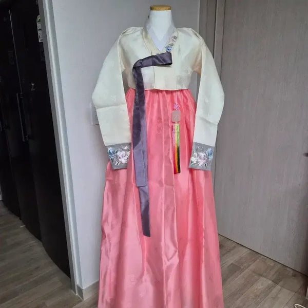[BUNJANG] Women's Pink Hanbok Skirt and Jeogori Set / 여성 한복 분홍 치마 저고리