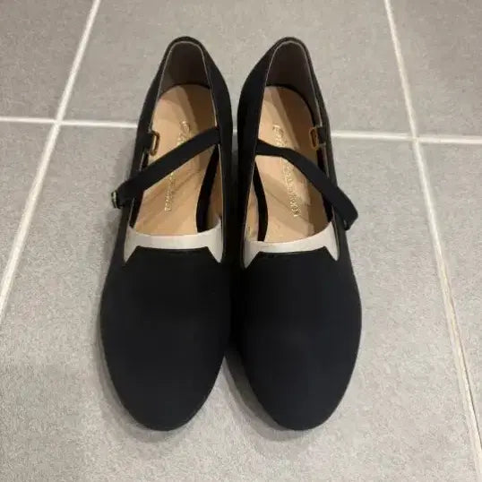 [BUNJANG] Black Strap Heels / 블랙  구두 스트랩힐