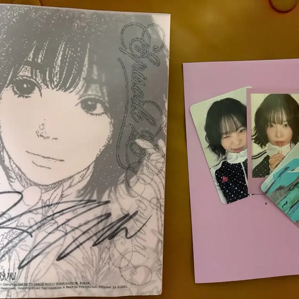 [BUNJANG] Jo Yuri Signed 'Love All' Album / 조유리 개와 고양이의 시간 친필 사인 앨범 판매합니다