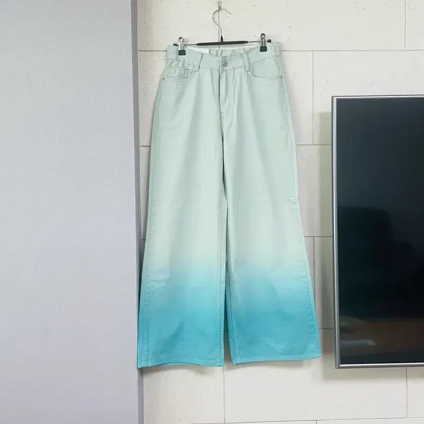 [BUNJANG] Gradient A-Line Wide Hidden Waistband Denim Pants (M) / 그라데이션 a라인 와이드 히든밴딩 데님 팬츠 (M)