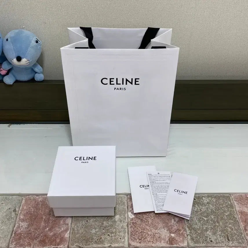 [BUNJANG] Celine Accessory Box with Booklet and Shopping Bag / 셀린느 액세서리박스(11x11x6.5) + 북렛 + 쇼핑백