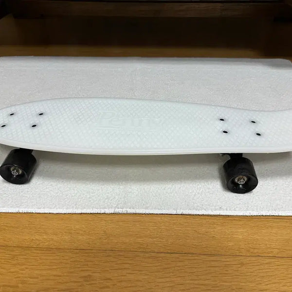 [BUNJANG] Penny Cruiserboard Casper Glow White Glow-in-the-Dark Skateboard / [정품] 페니 크루저보드 캐스퍼 글로우 화이트 야광