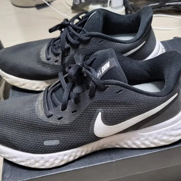[BUNJANG] Nike Revolution 5 Black Running Shoes 265mm / 나이키 레볼루션 5 블랙 265mm 상태좋음