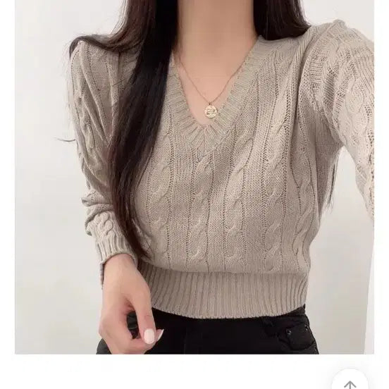 [BUNJANG] A-bly V-Neck Cable Knit Long Sleeve Top / 에이블리 브이넥 꽈배기 니트 긴팔