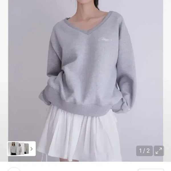 [BUNJANG] Inner Museum Lettering Deep V-Neck Sweatshirt Melange Gray / 이너뮤지엄 레터링 딥 브이넥 스웻셔츠 멜란지그레이 양기모