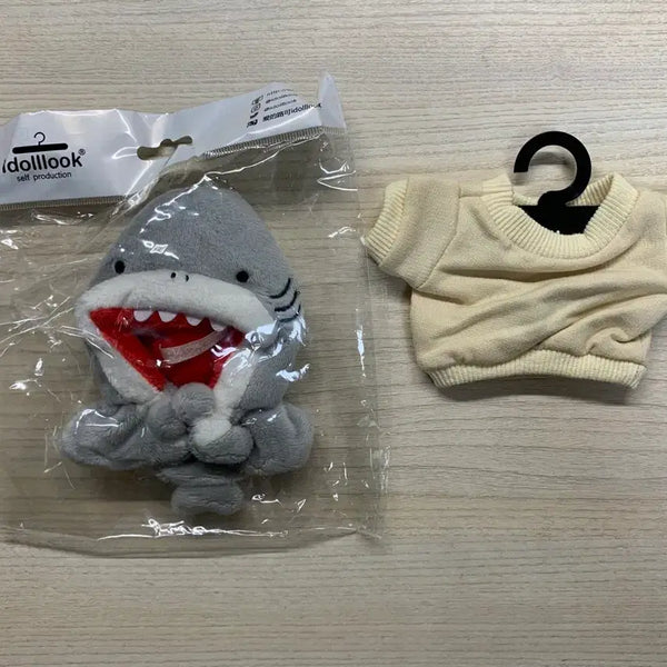 [BUNJANG] Idol Look 10cm Doll Shark Cape & Beige Sweatshirt Bundle Set / 아이돌룩 10cm 인형용 상어 망토, 베이지 맨투맨 일괄 처분합니다