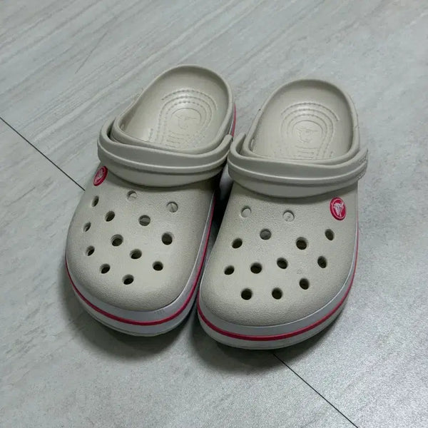 [BUNJANG] Crocs Sanrio Jibbitz Authentic Clogs / 크록스