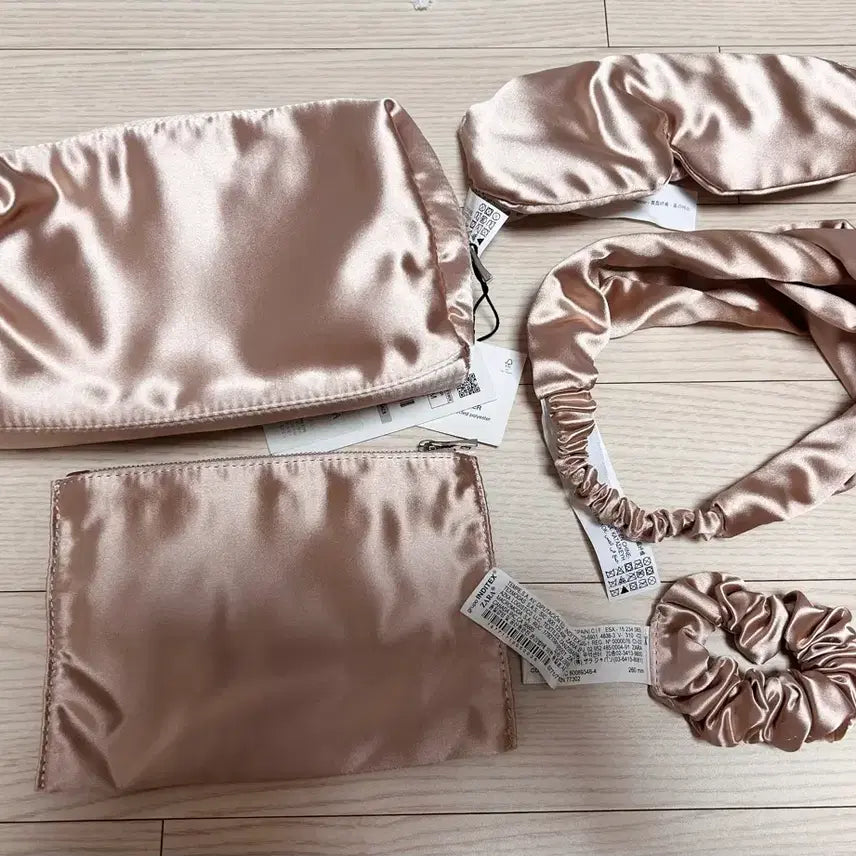 [BUNJANG] Zara Satin Pouch Accessory Set - New / 자라 새틴 파우치 액세서리 세트 새상품