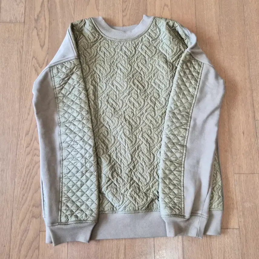[BUNJANG] Burberry TB Logo Quilted Sweatshirt / (정품) 버버리 TB로고 퀼팅 맨투맨 (명품 여성 티셔츠)