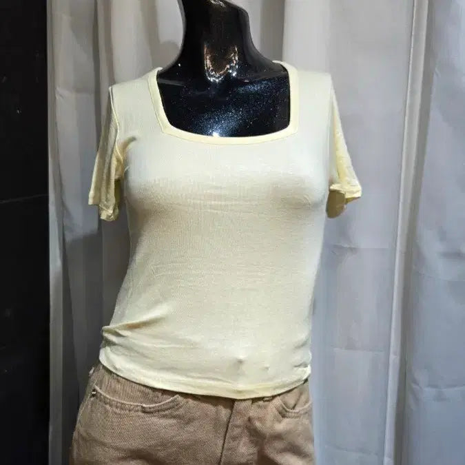 [BUNJANG] Short Square Neck Soft Yellow T-Shirt / 쇼트 스퀘어넥 부들 연노랑 반팔