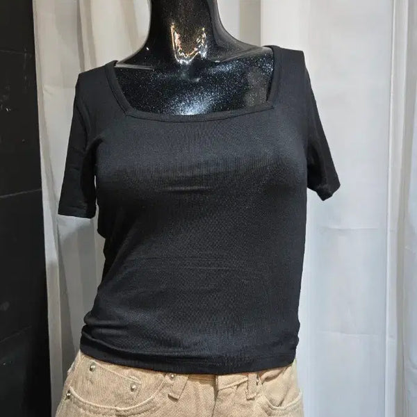 [BUNJANG] Short Square Neck Soft Black T-Shirt / 쇼트 스퀘어넥 부들 블랙 반팔