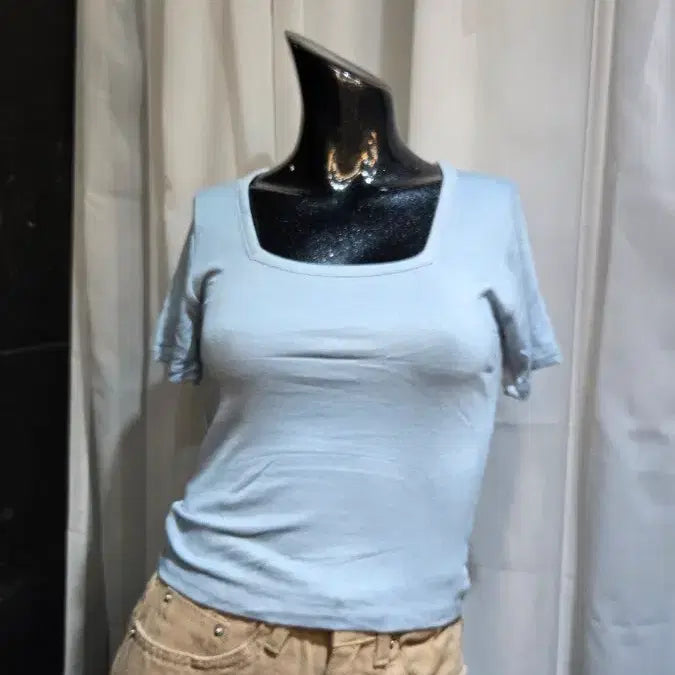 [BUNJANG] Short Square Neck Soft Sky Blue T-Shirt / 쇼트 스퀘어넥 부들 하늘 반팔