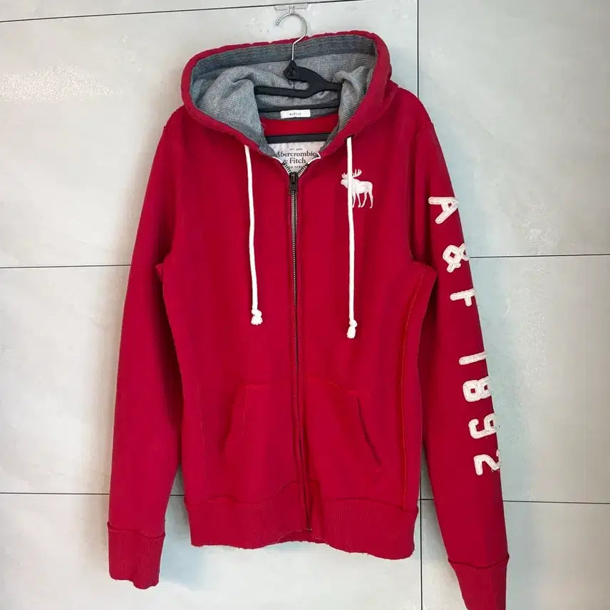 [BUNJANG] Abercrombie & Fitch Spell Logo White Reindeer Hoodie Red [M] / 아베크롬비 스펠로고 화이트 순록 대장 후드집업 레드 [M]
