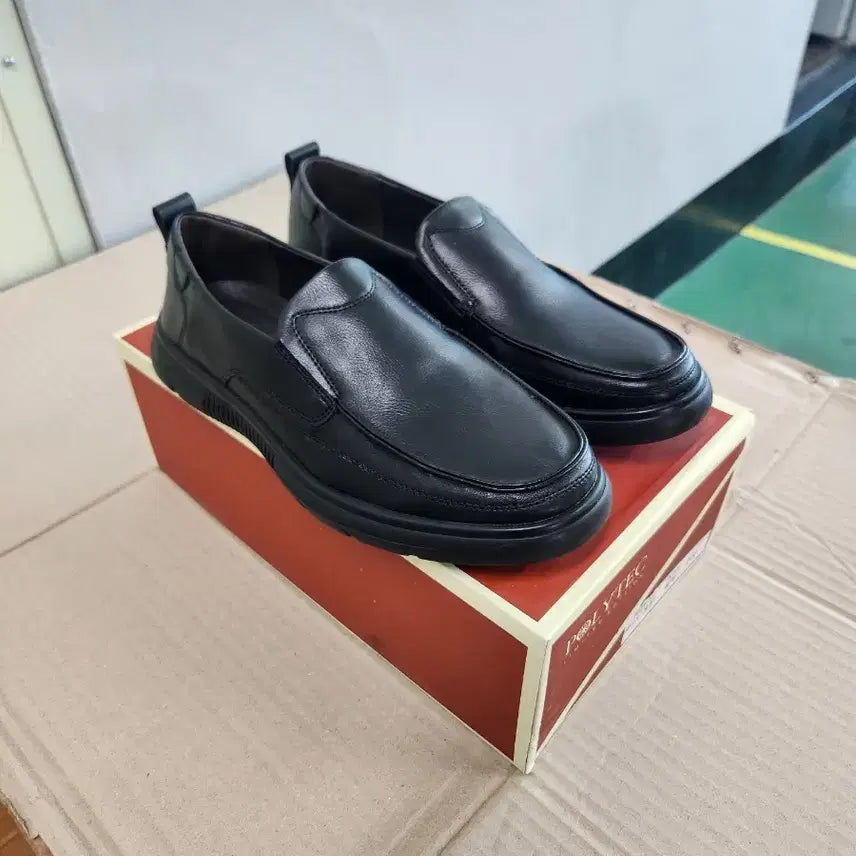 [BUNJANG] Generic Men's Loafers - Black / 새상품 남성로퍼 13,000원 (250만 있습니다)