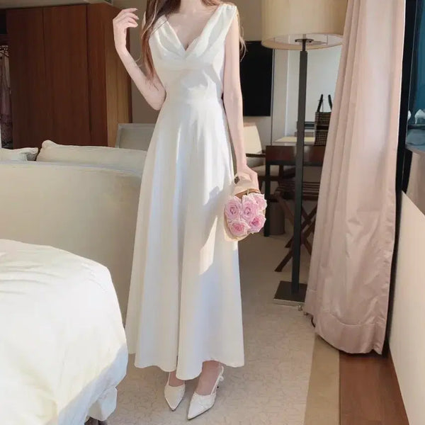 [BUNJANG] White V-Neck Flare Long Dress / 화이트 브이넥 플레어 롱 원피스