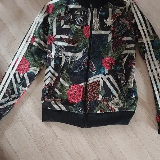 [BUNJANG] Adidas Flower Pattern Jersey / 아디다스 플라워패턴 져지