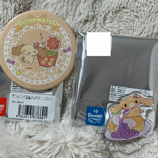 [BUNJANG] Sanrio Cinnamoroll Chiffon Pin Badge & Cappuccino Acrylic Stand Bundle Set / 산리오 시나모롤 쉬폰 카푸치노 핀뱃지 아크릴스탠드 일괄세트