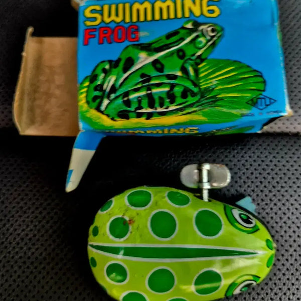 [BUNJANG] Wind-up Swimming Frog Toy / 태엽식 개구리 수영 장난감외 전투기