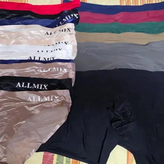 [BUNJANG] 2XL Silk Glossy Underwear Bundle - 11 Briefs, 7 Boxer Briefs / 얇은 실크광택삼각 11장/2XL,사각 7장/2XL 저렴하게 판매합니다