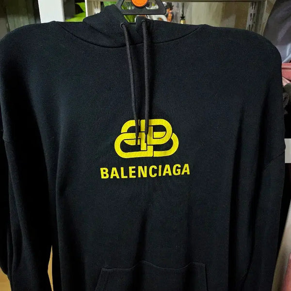 [BUNJANG] Balenciaga Men's Black Gold Logo Hoodie / [흡연X]발렌시아가 남성용 블랙 후드티 골드 로고