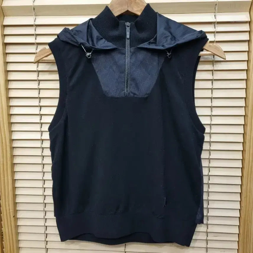 [BUNJANG] Anew Women's Hooded Knit Vest / 어뉴 여성 후드형 니트 베스트
