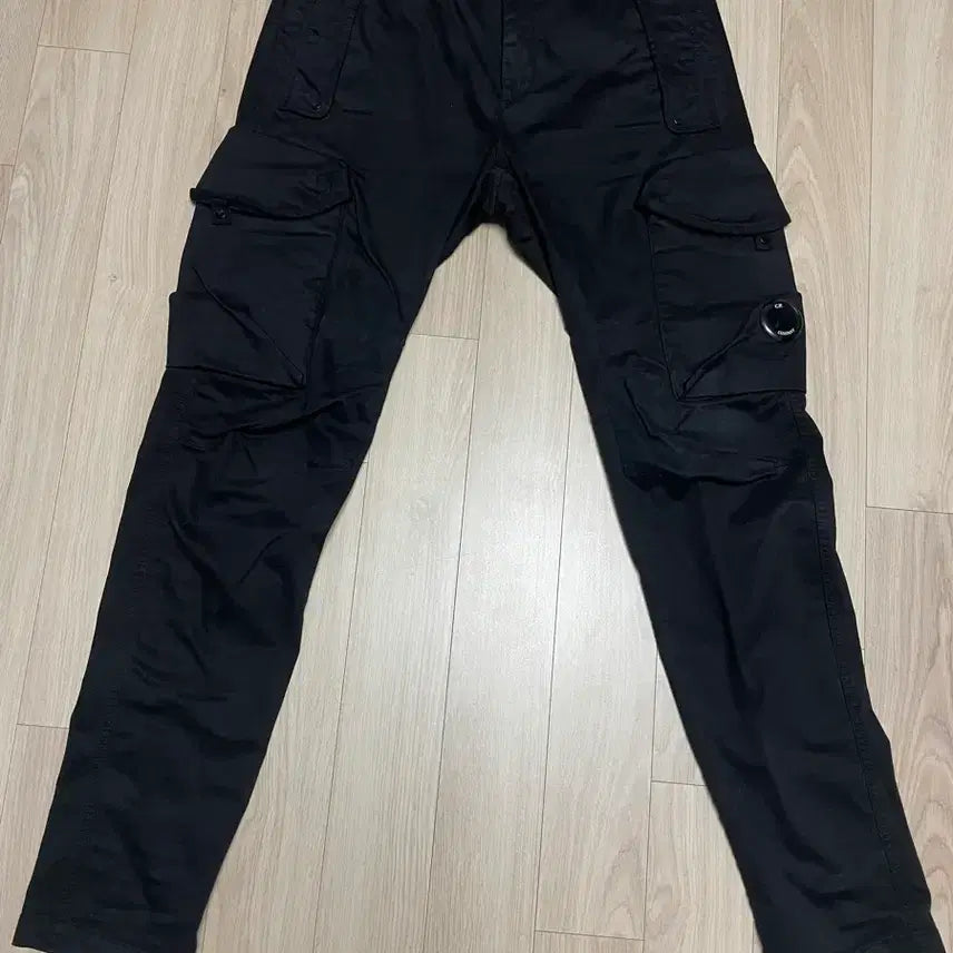 [BUNJANG] C.P. Company Black Cargo Pants Size 46 / C.P.컴퍼니 블랙 카고 바지 46