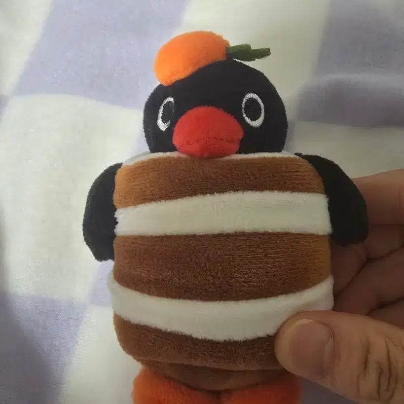 [BUNJANG] Twosome Place Queens Carrot Pingu Keyring / 투썸플레이스 퀸즈 캐럿 핑구 키링