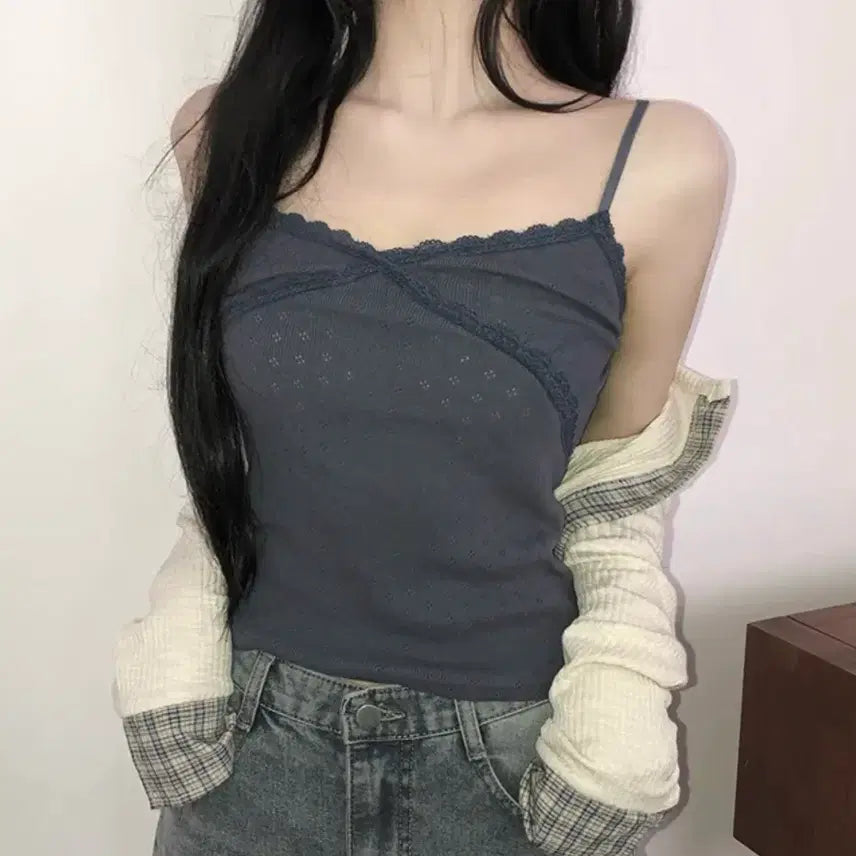 [BUNJANG] Ablie Lace Punch V-Neck Camisole Inner Top / 레이스 펀칭 브이넥 끈나시 슬리브리스 이너 나시 에이블리 블루