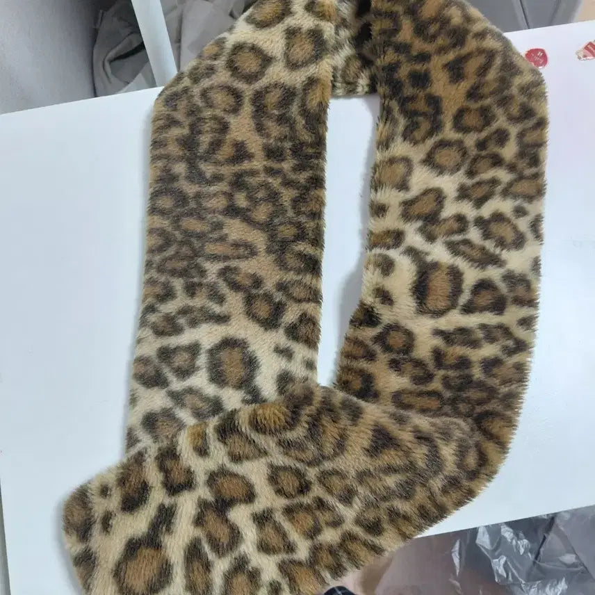[BUNJANG] Golden Mocha Leopard Fur Scarf / 골든모카 갸루 레오파드 퍼 목도리