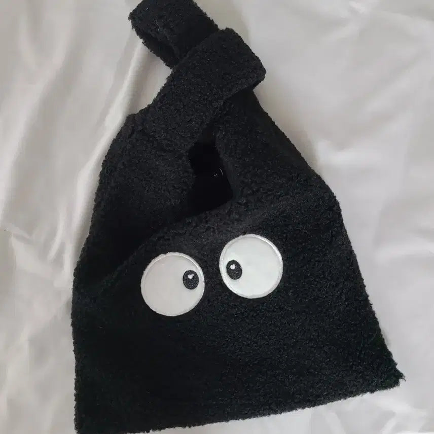 [BUNJANG] Eye Embroidery Fleece Tote Bag / 눈알 자수 블랙 뽀글이 토트백