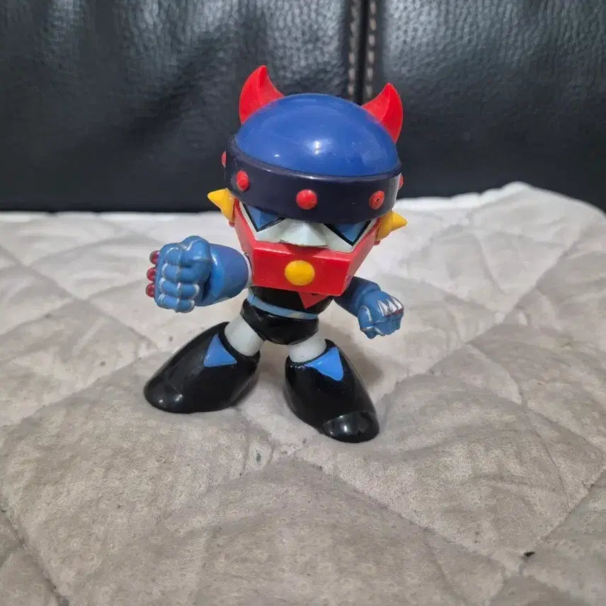 [BUNJANG] Taekwon V Dunkin' Donuts SD Figure / 태권브이 던킨도너츠 SD 피규어