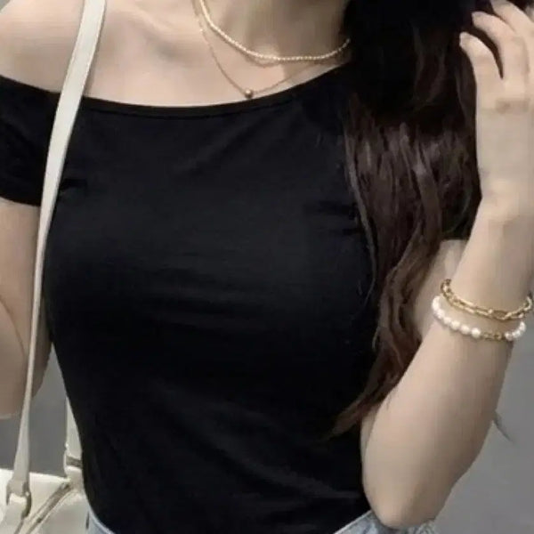 [BUNJANG] Black Off-the-Shoulder Short-Sleeve T-Shirt / 블랙 오프숄더 반팔 티셔츠