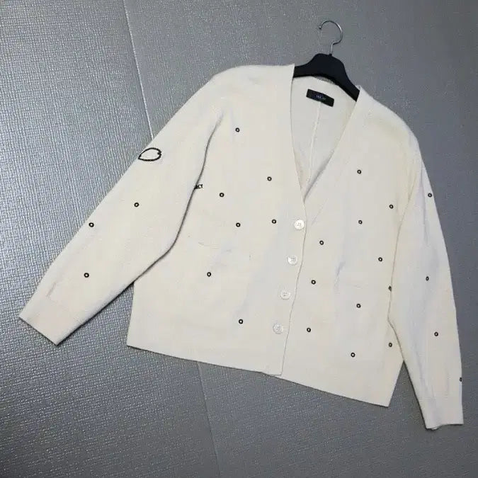 [BUNJANG] YEE JEE Embroidered Cardigan Beige / YEE JEE 베이지 자수 가디건
