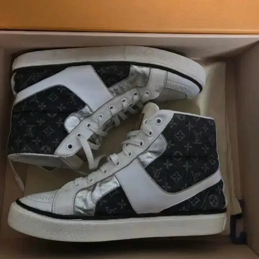 [BUNJANG] Louis Vuitton High-Top Leather Trainer Sneakers White / [정품]루이비통 하이탑 레더 트레이너 스니커즈 275 화이트