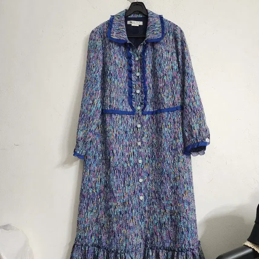 [BUNJANG] Mixed Color Long Dress with Frill Detail / 믹스 컬러 롱 원피스 프릴 장식