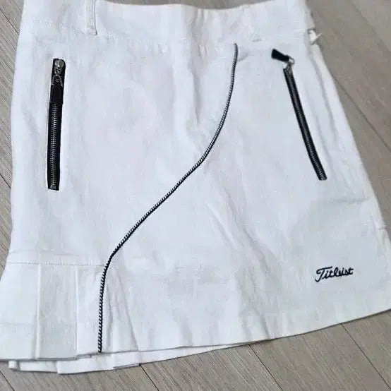 [BUNJANG] Titleist White Golf Skirt XS / 타이틀리스트 화이트 골프 스커트 XS