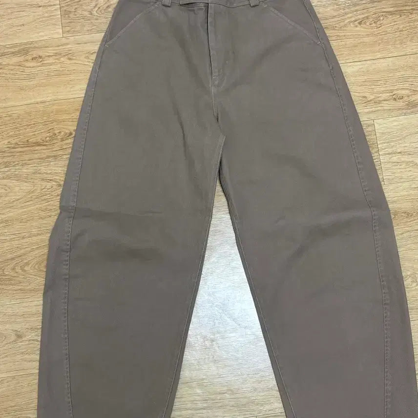 [BUNJANG] ASVP Faded Curved Chino Pants - Dark Beige / [새상품] 애습 페이디드 커브드 치노 팬츠 - 다크 베이지