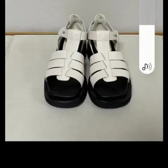 [BUNJANG] KUHO White Strap Sandals / 구호 샌들235