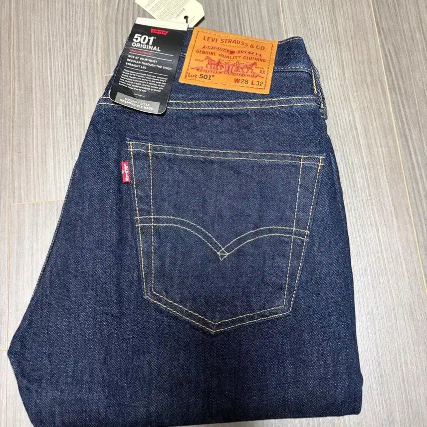 [BUNJANG] Levi's 501 Original Fit Button Fly Dark Indigo Jeans (Size 28) / (28) 리바이스 501 오리지널 진 00501-1484
