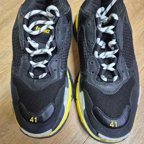 [BUNJANG] Balenciaga Triple S Black/Yellow Sneakers (Size 41) / 발렌시아가 트리플S 블랙/옐로우 41