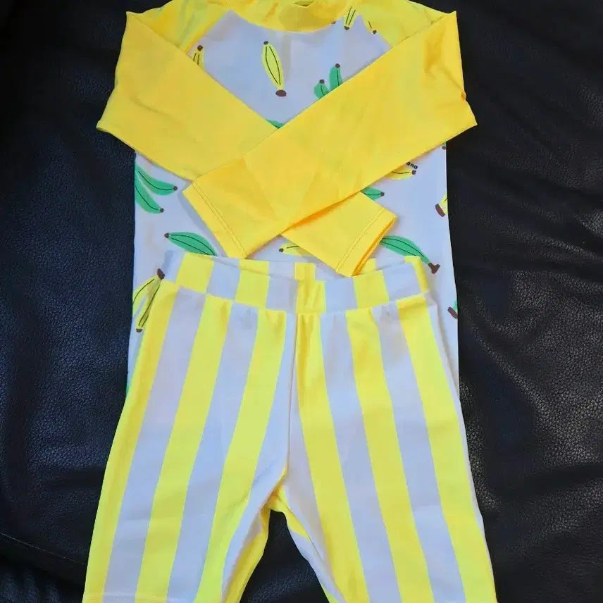 [BUNJANG] Raffling Child Rash Guard Swimsuit / 래핑차일드 래쉬가드 수영복 90