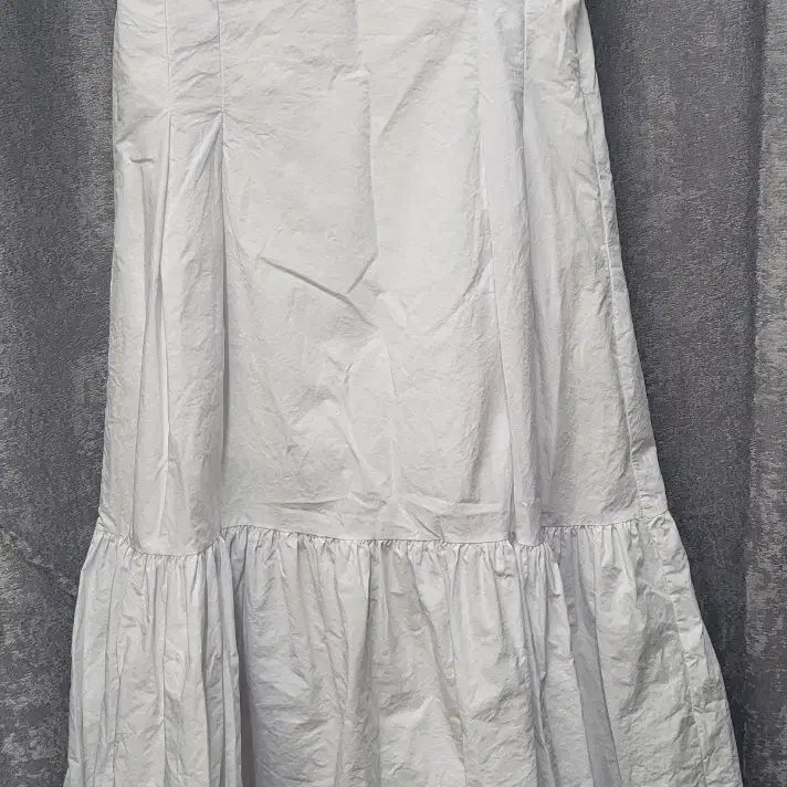 [BUNJANG] Tiered Ruffle White Long Skirt with Back Elastic Waistband / 바스락 화이트 롱 스커트 (뒷밴딩, 티어드 캉캉)